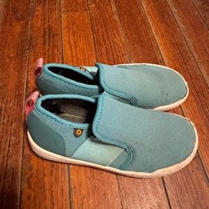 Bogs Slip-On Shoes - Teal size 13 toddler